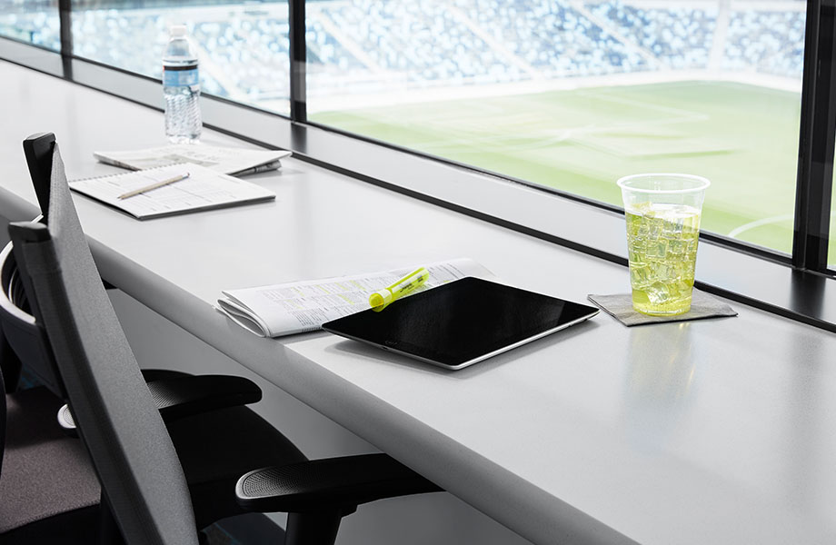 416 Luna Pewter press box with tablet