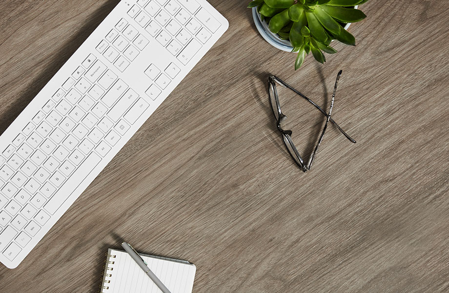 5787 Taupe Walnut desktop with glasses